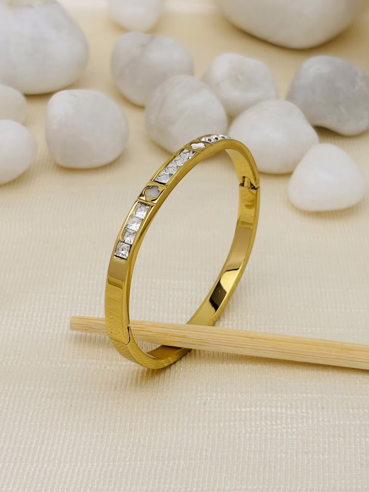 Crystal Line Kada