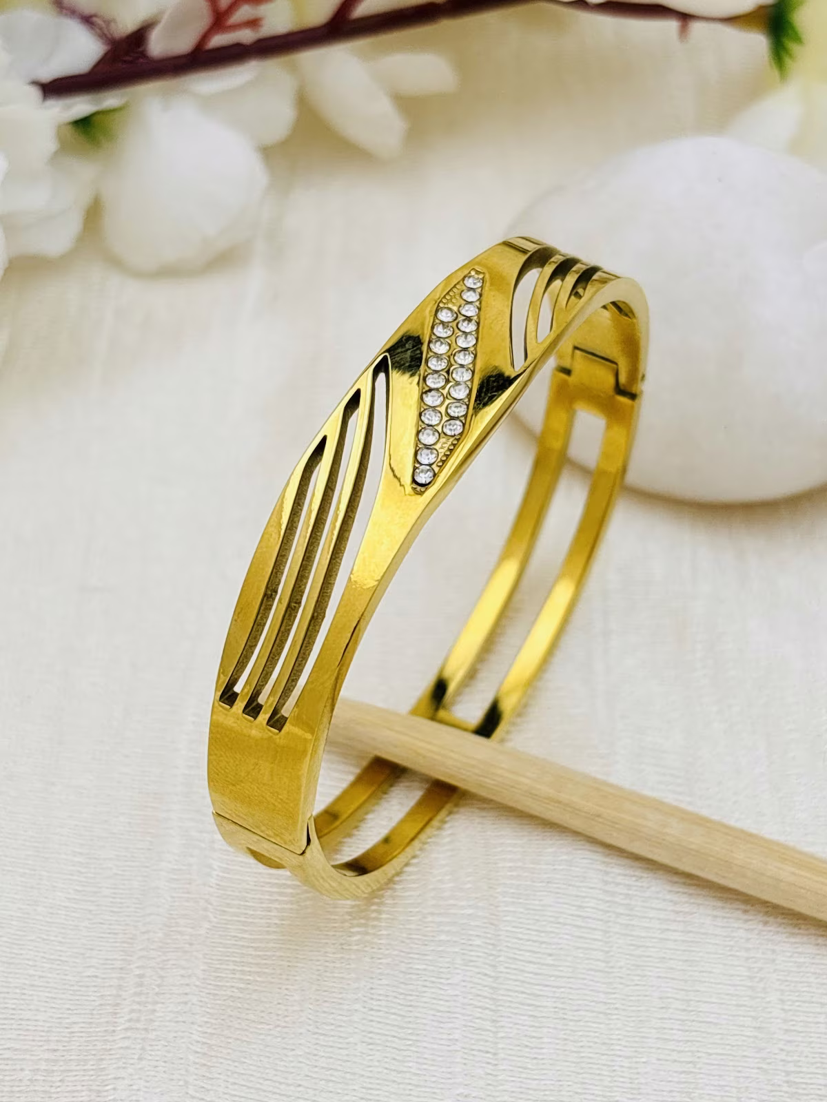 Sculpted Wave Kada