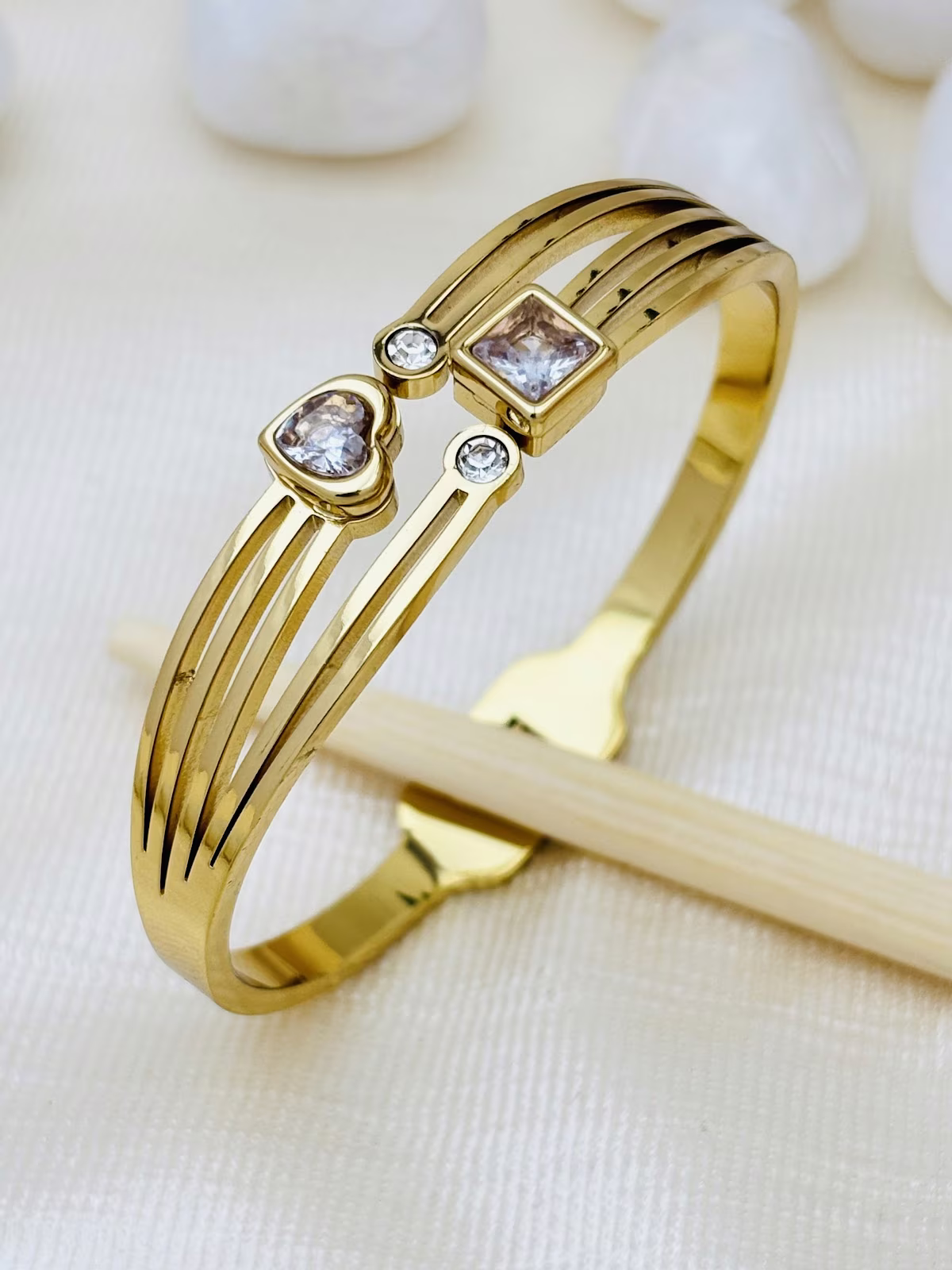 Heart Square Kada