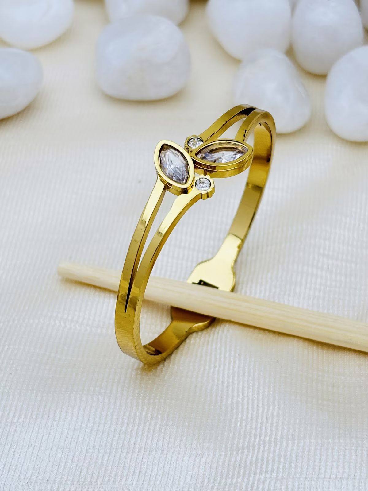 Marquise Leaf Kada – White