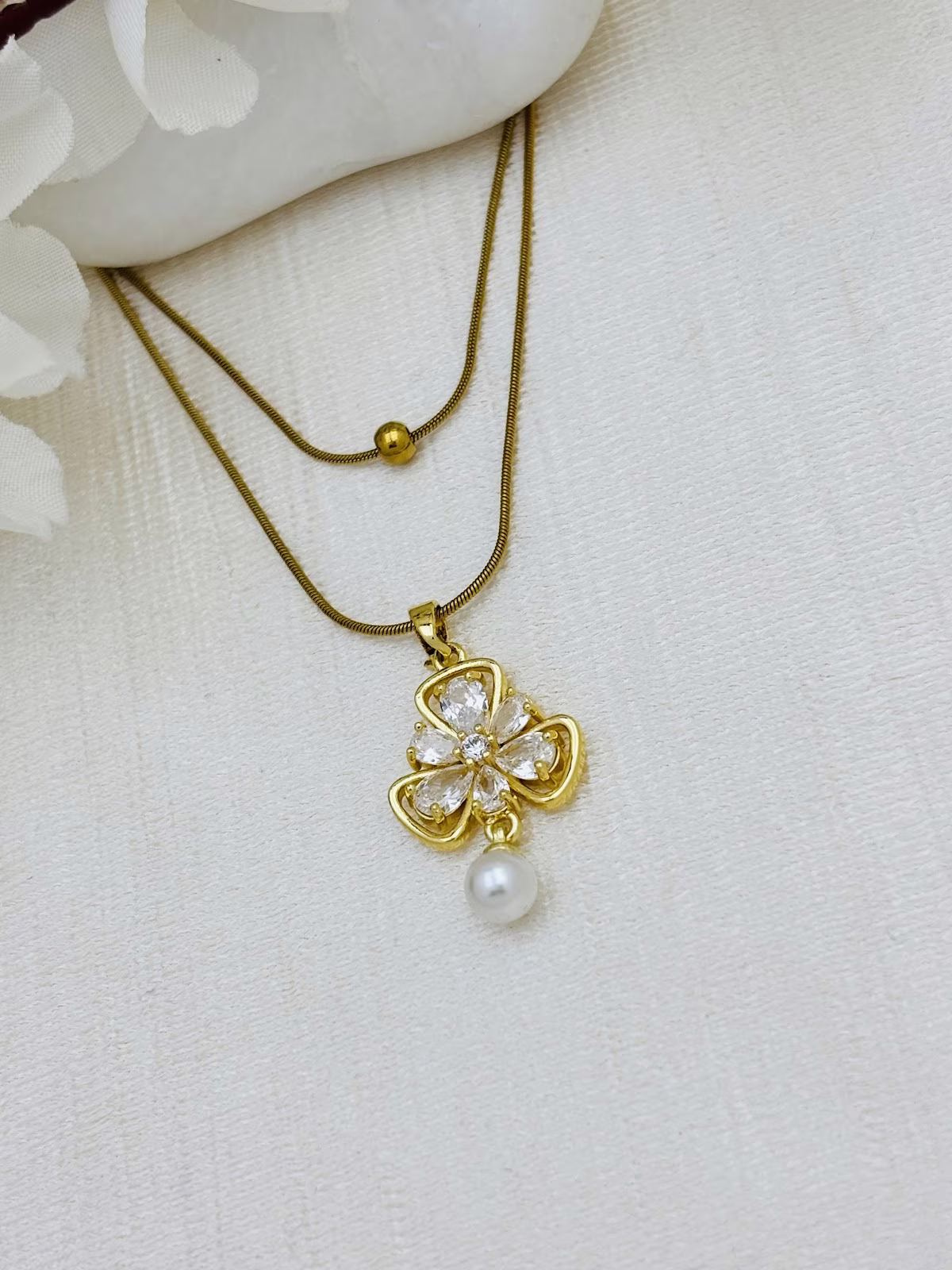 Pearl Clover Pendant