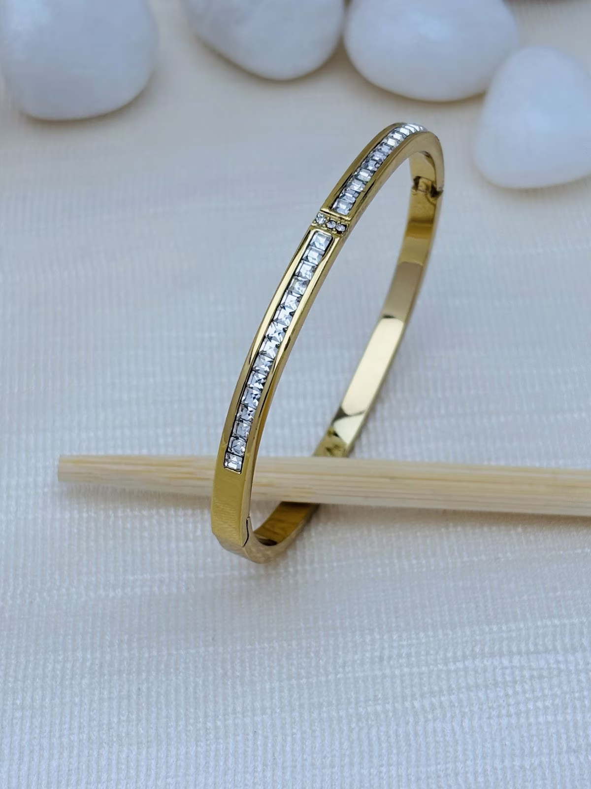 Crystal Line Kada