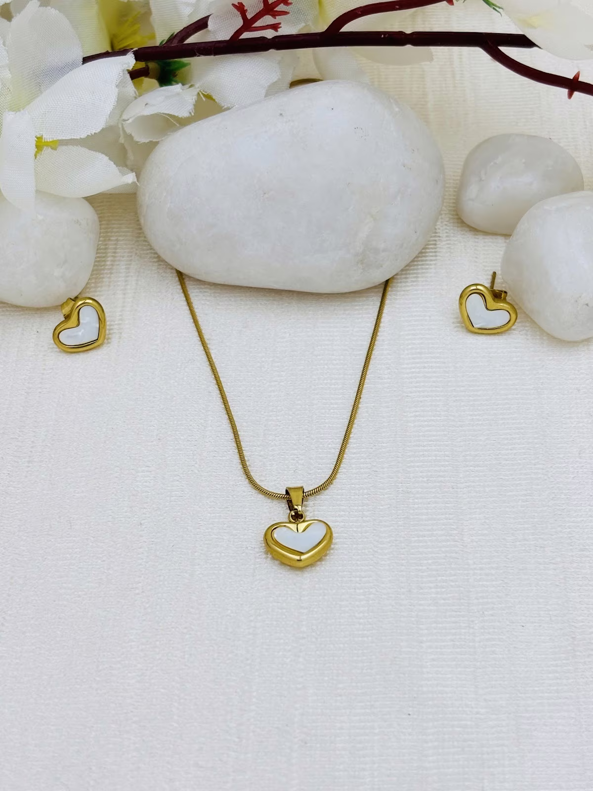 Layered Heart Grace – White