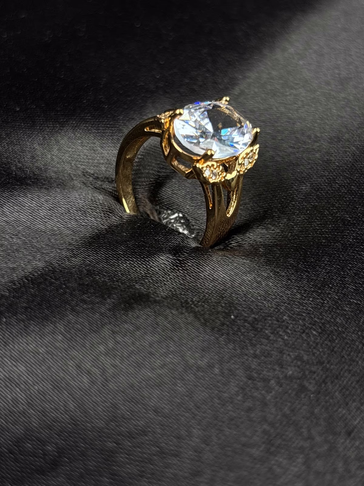 Luminous Halo Ring