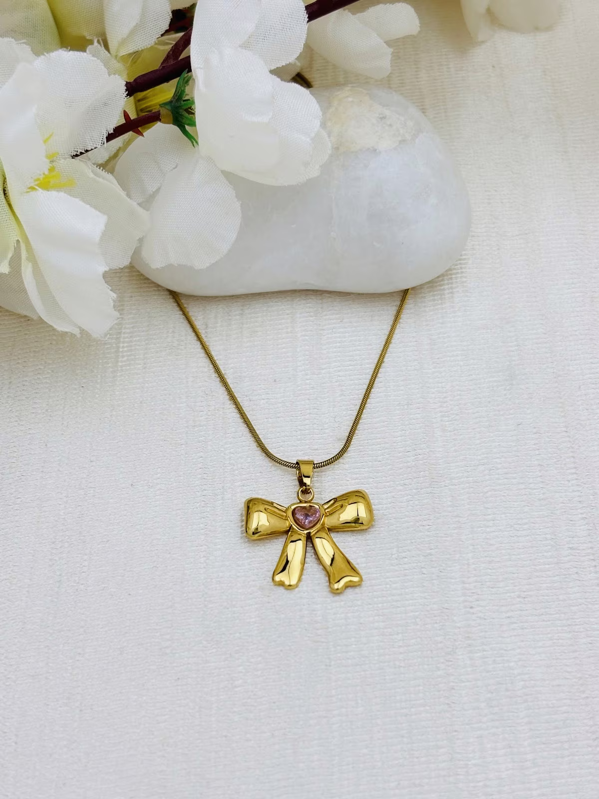 Regal Bow Charm
