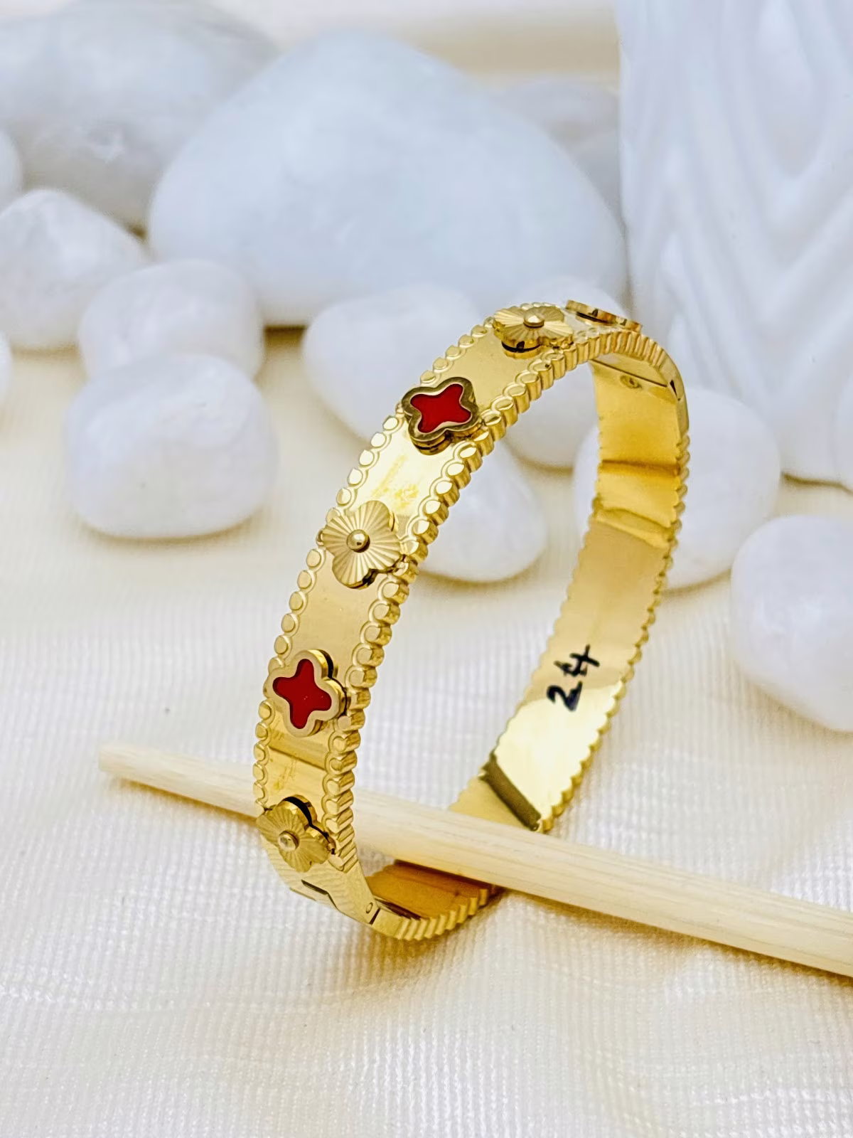 Ruby Clover Kada