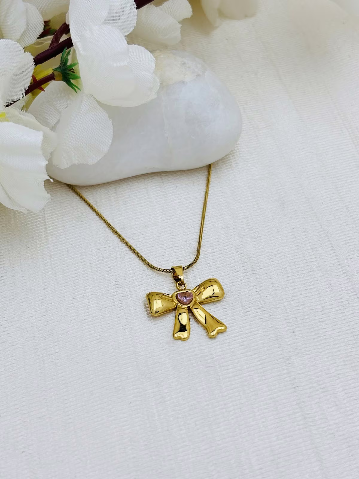 Regal Bow Charm