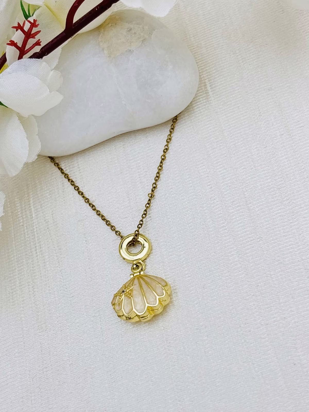 Enamel Shell Locket – Beige