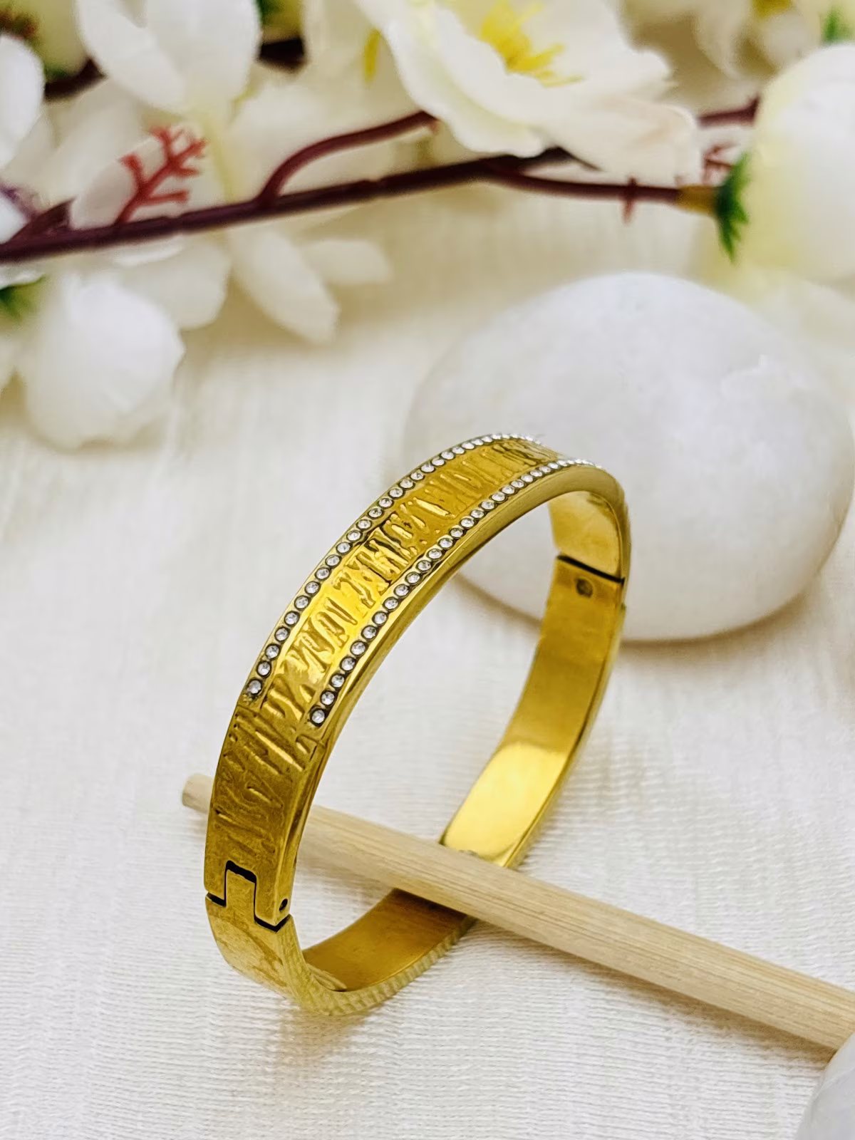 Textured Border Kada