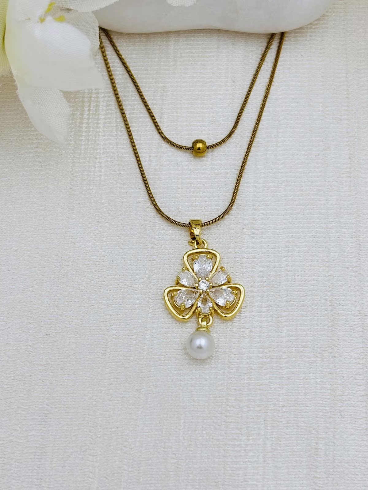 Pearl Clover Pendant