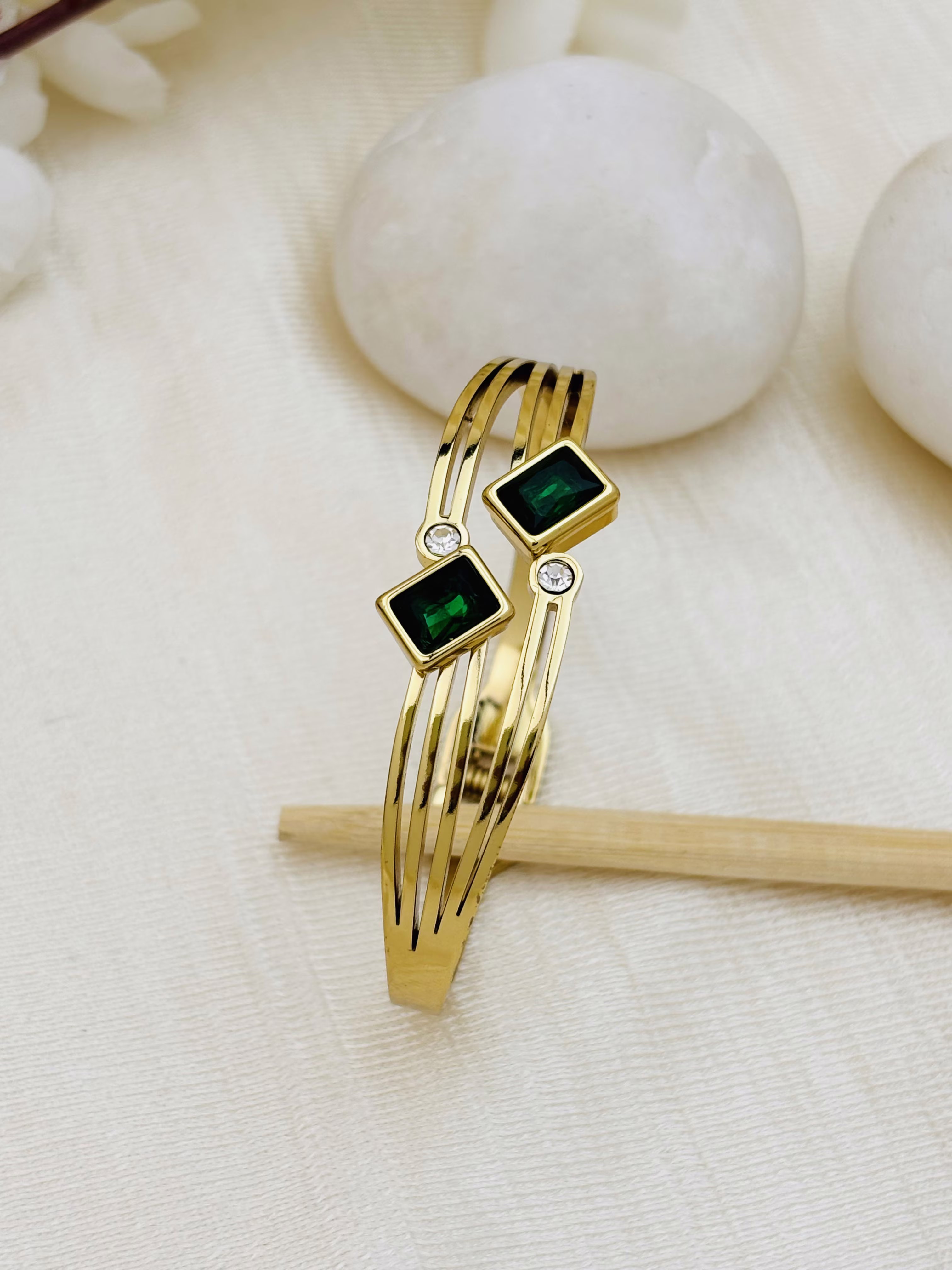 Twin Prism Kada – Green