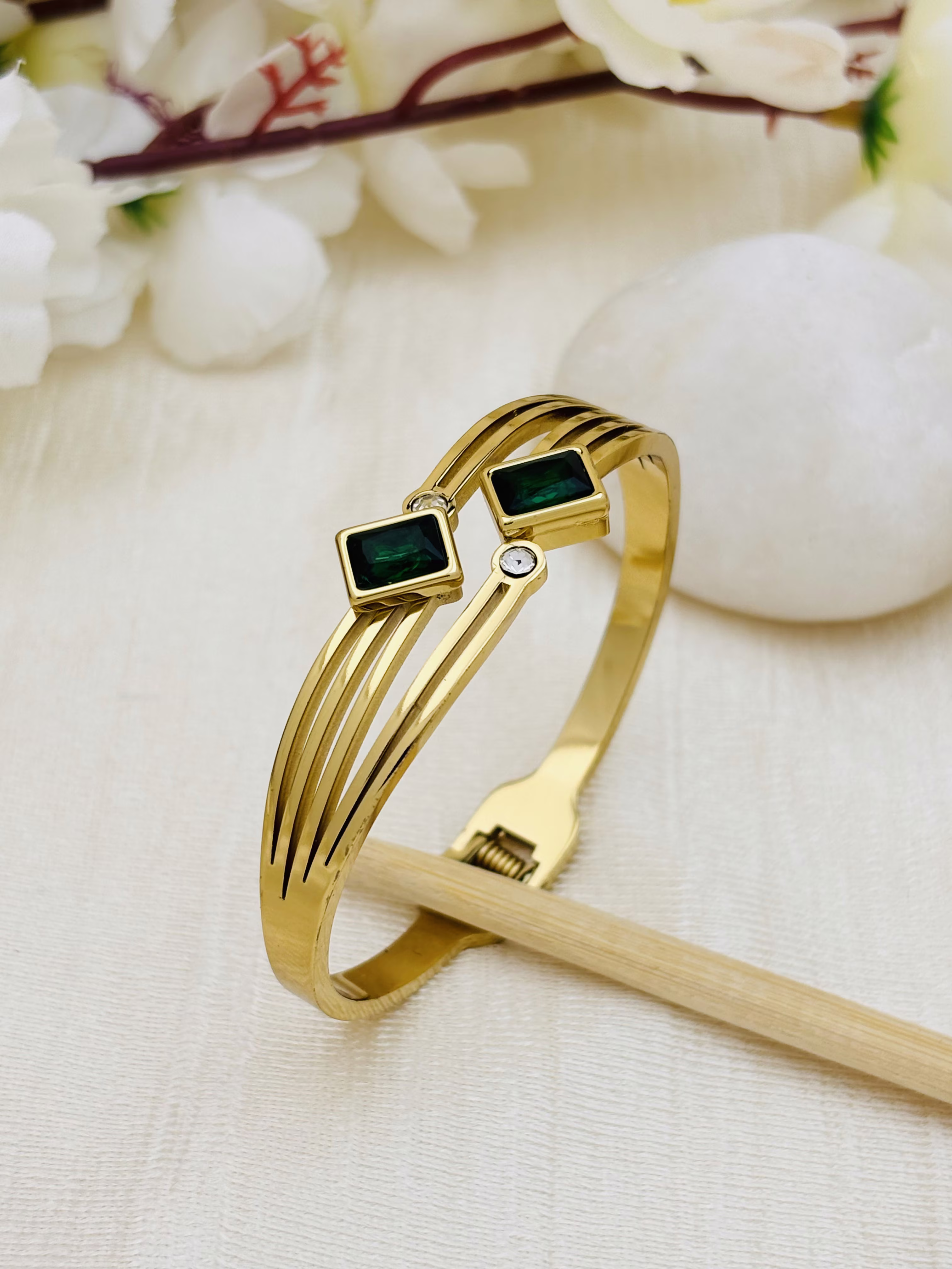 Twin Prism Kada – Green