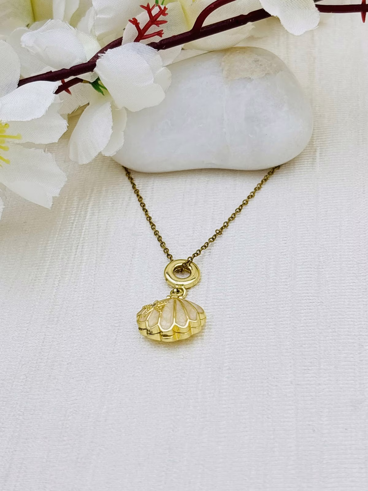 Enamel Shell Locket – Beige