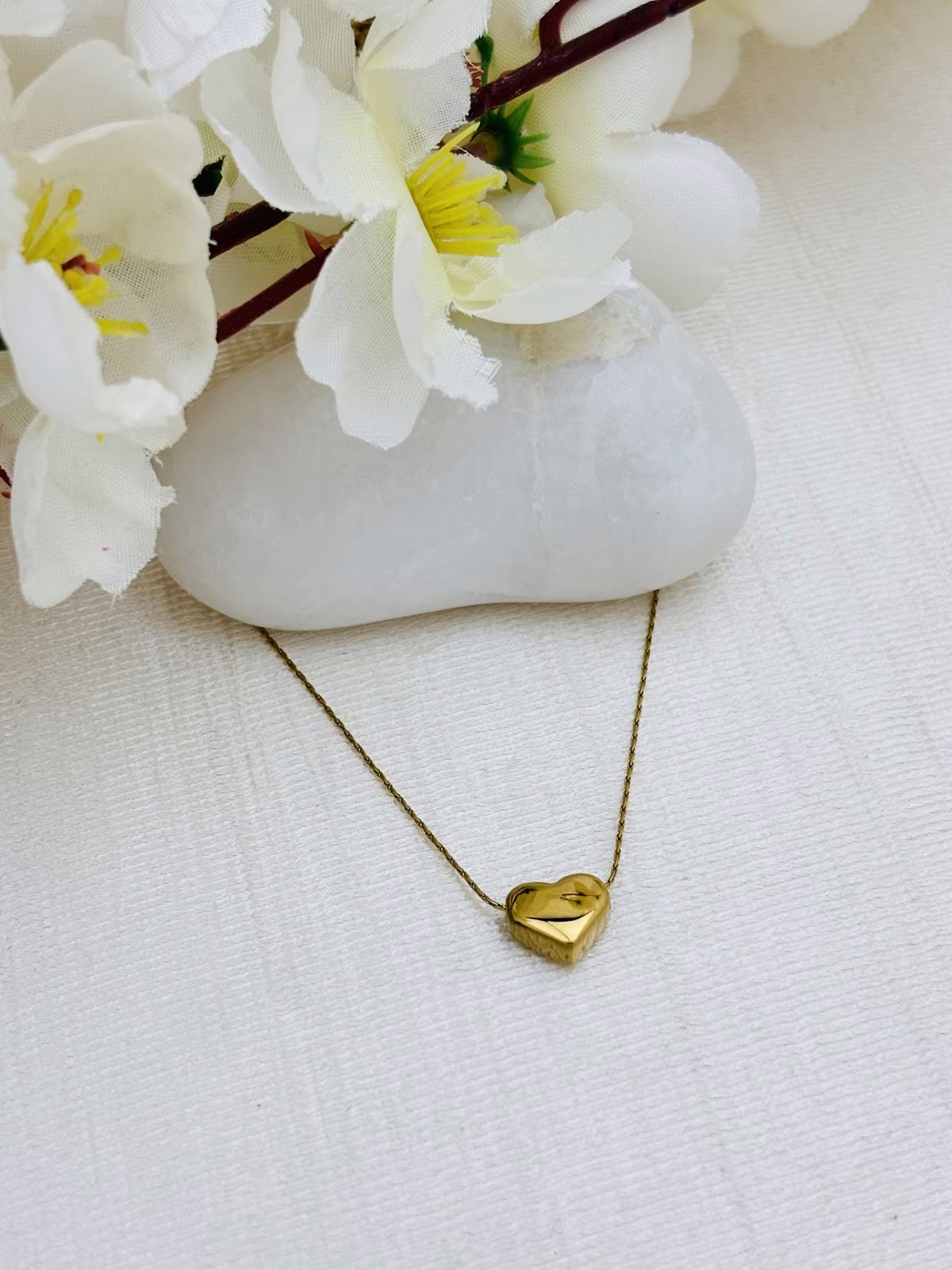 Sculpted Lip Pendant