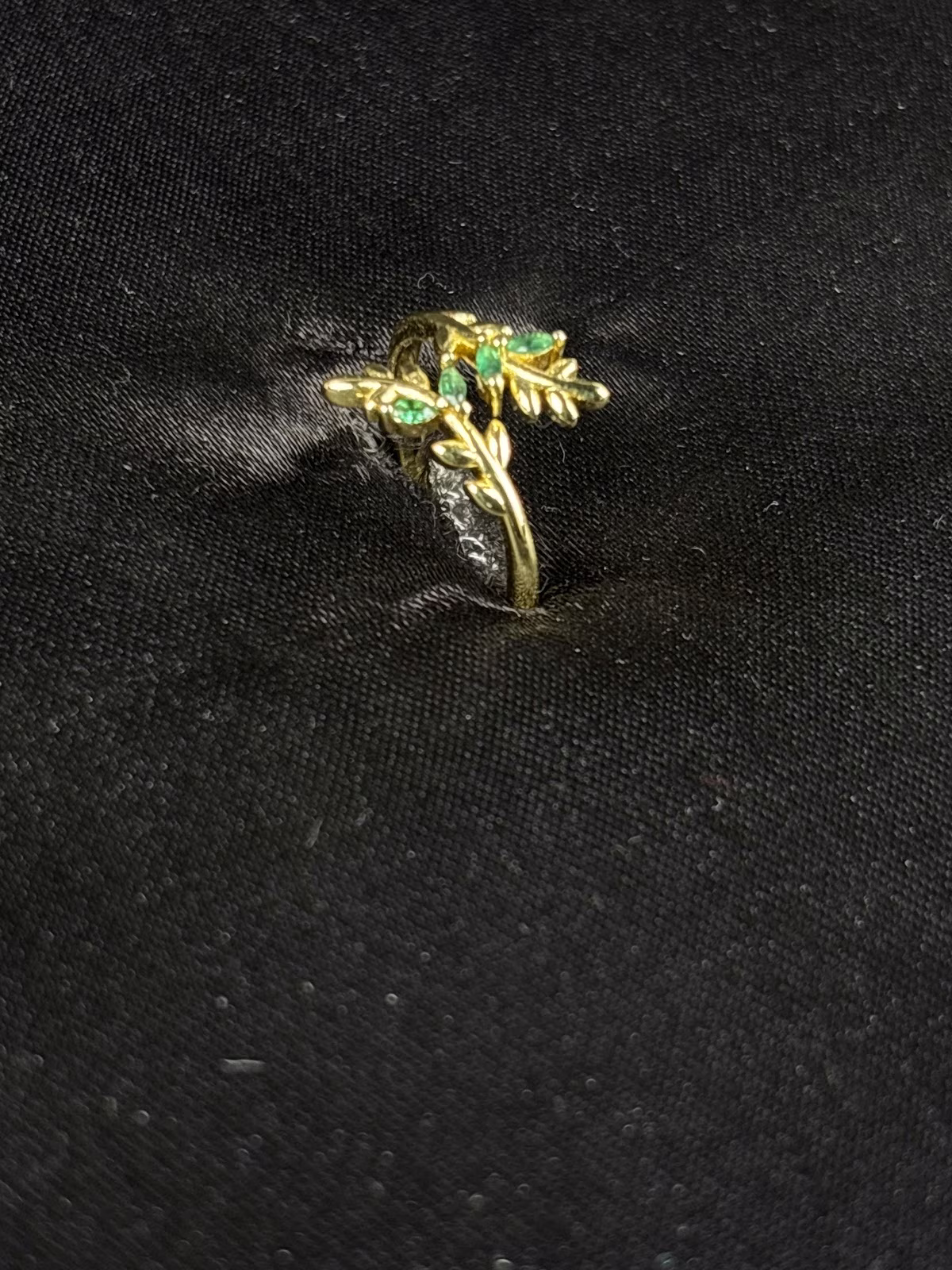 Verdant Leaf Ring