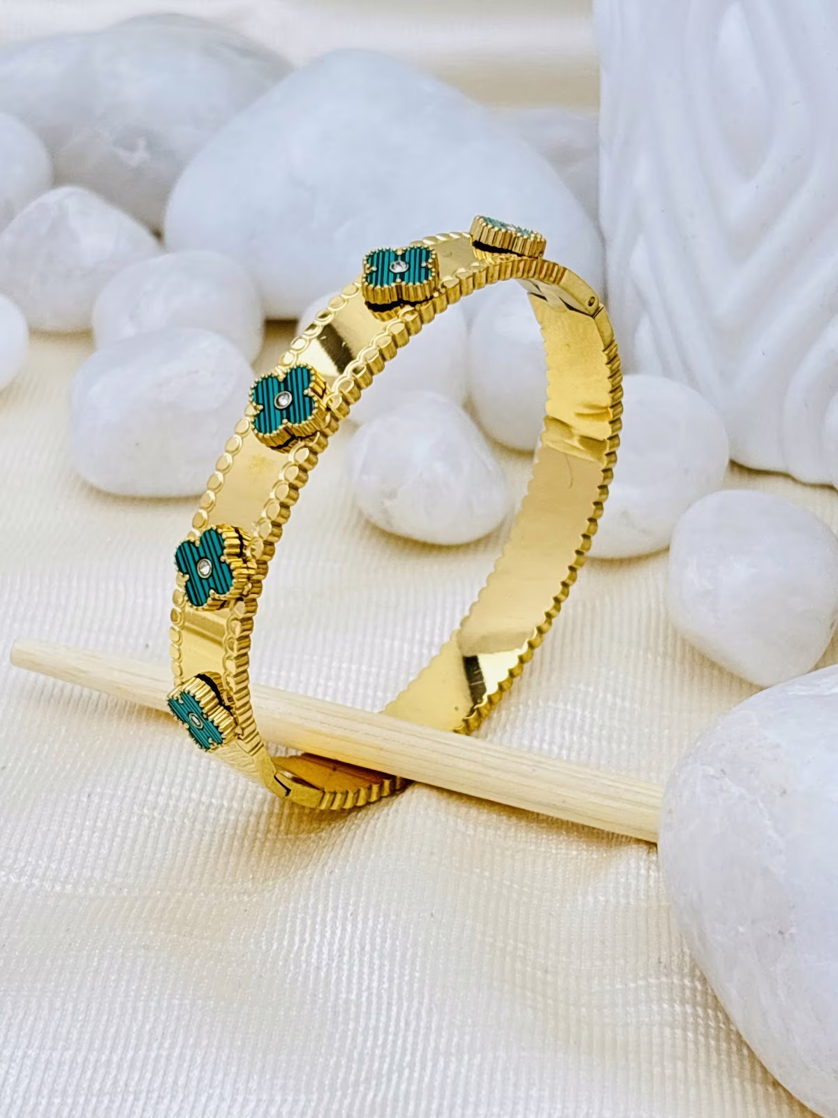 Verdant Clover Kada