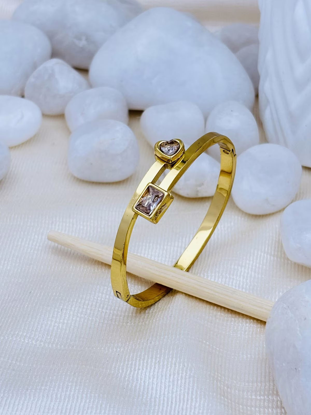 Dual Gem Kada – White