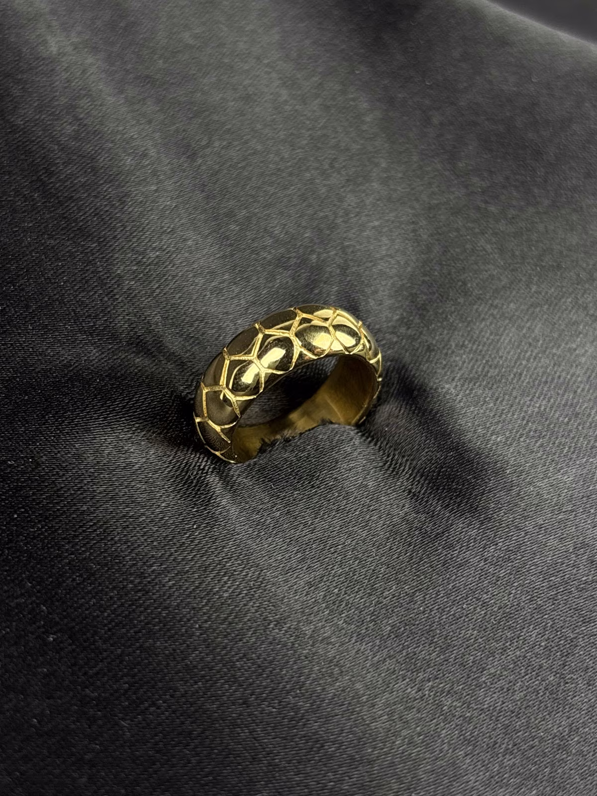 Golden Lattice Band