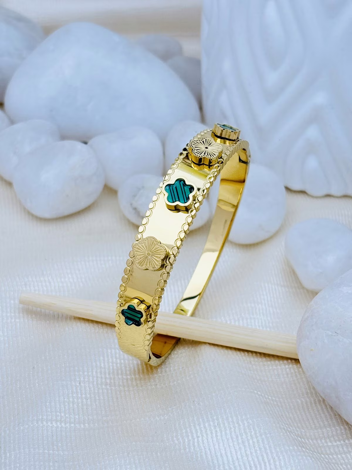 Emerald Clover Kada
