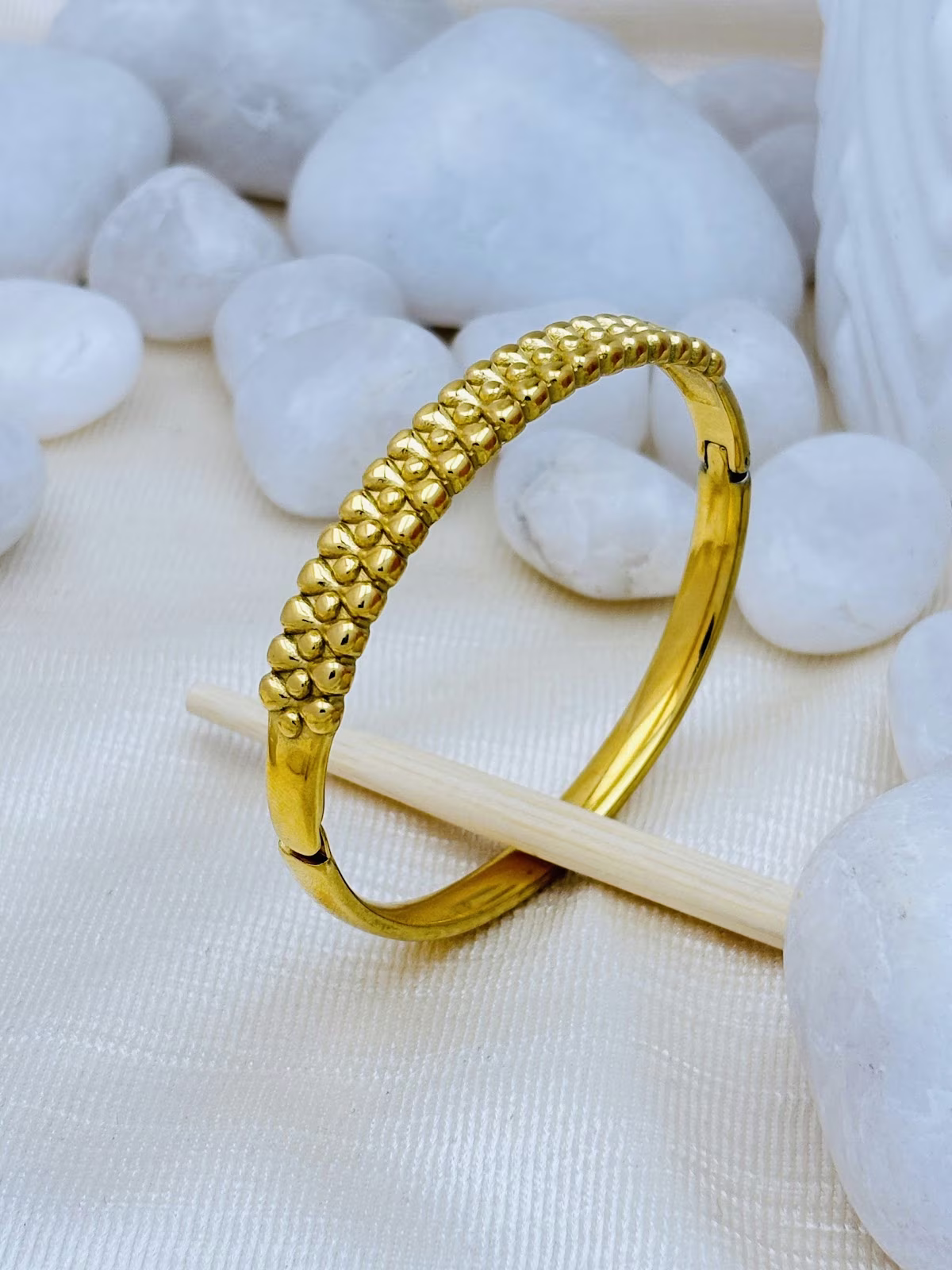 Beaded Curve Kada