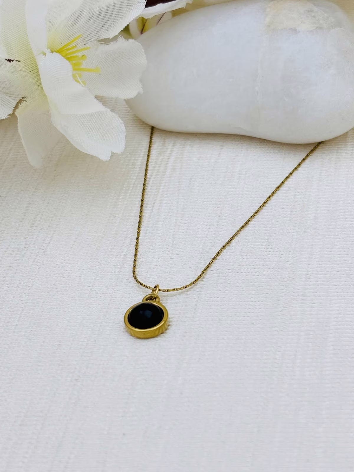 Black Disc Pendant
