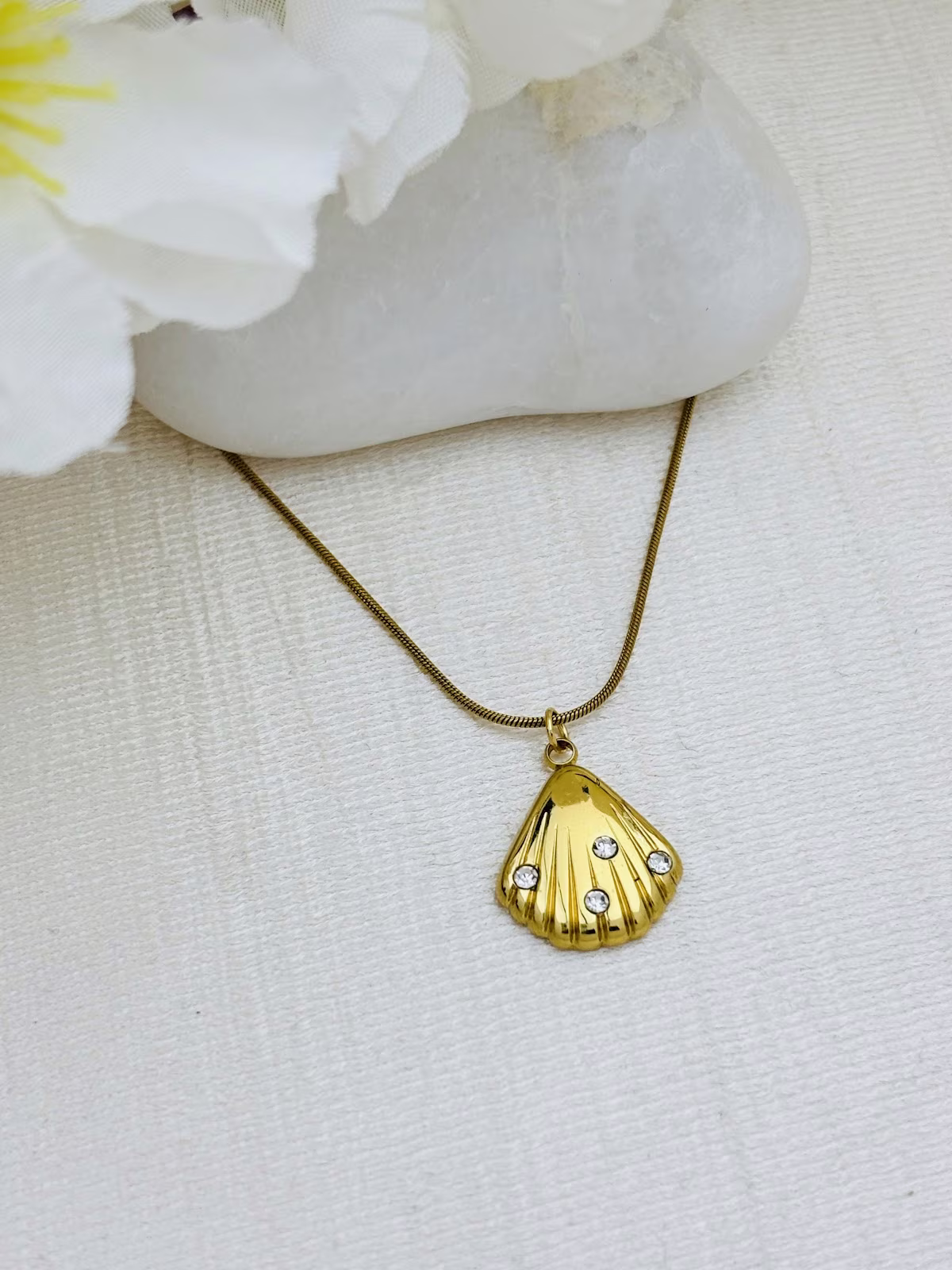 Crystal Shell Pendant