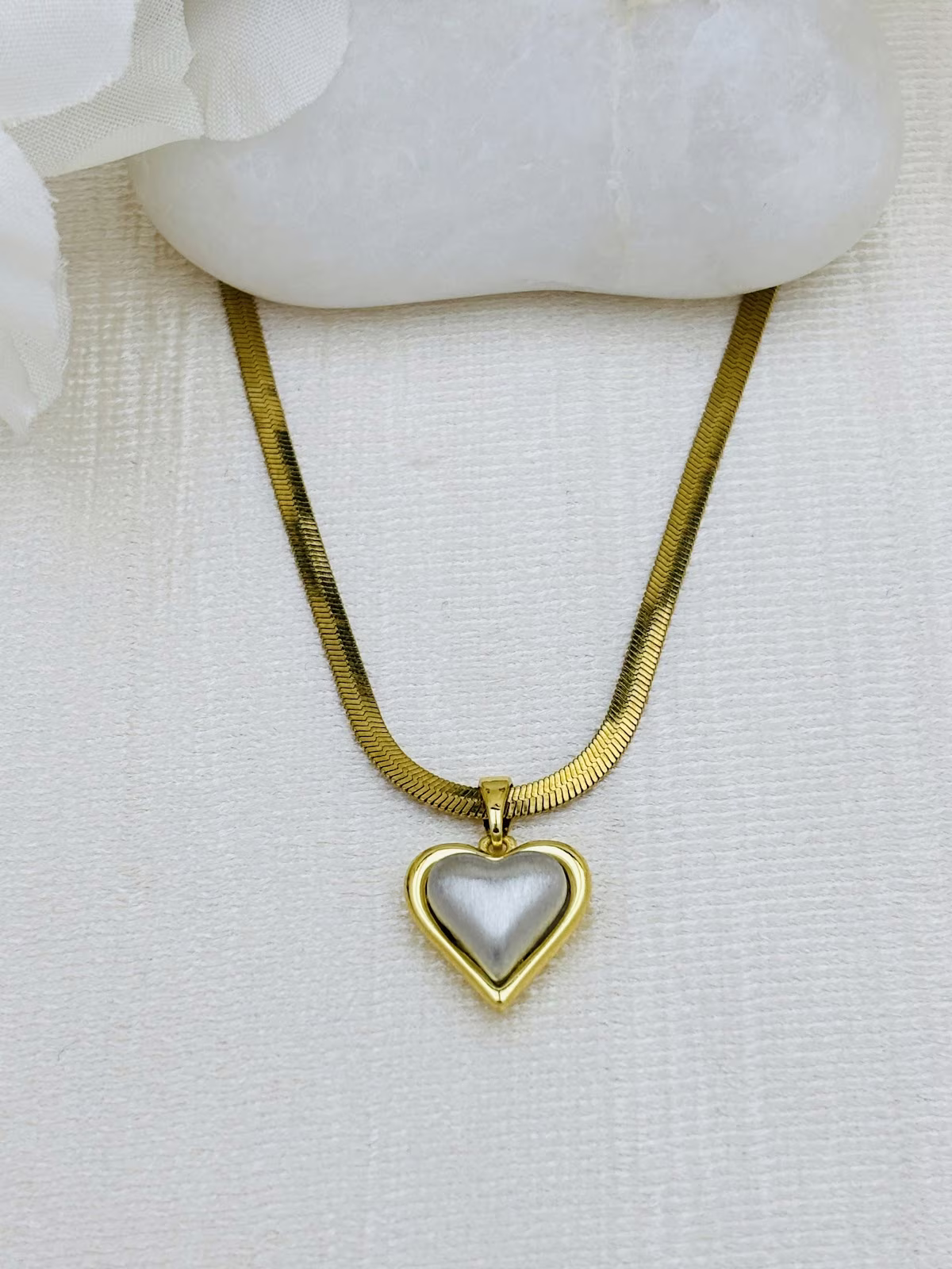 Pearl Heart Glow